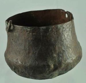 A crude, homemade cooking vessel from New France.  Musée Canadien de l'Histoire